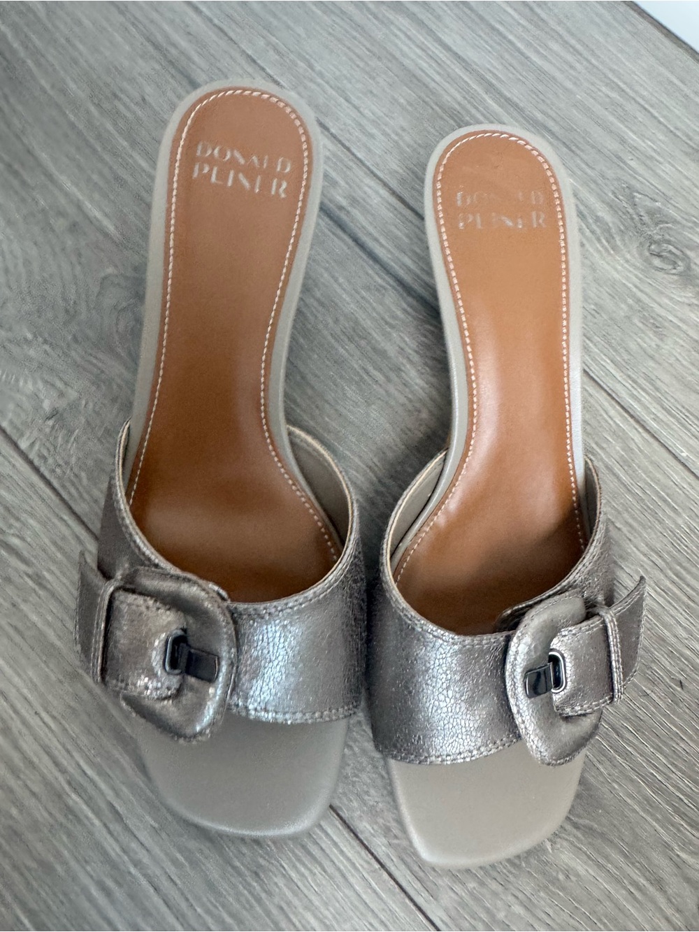 New Donald Pliner Cherry Metallic Buckle Slide Sandals size 8,5 - Picture 3 of 7